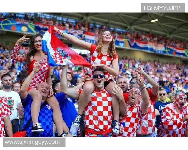 足球明星与女球迷亲密合影自拍展现青春活力与热情瞬间